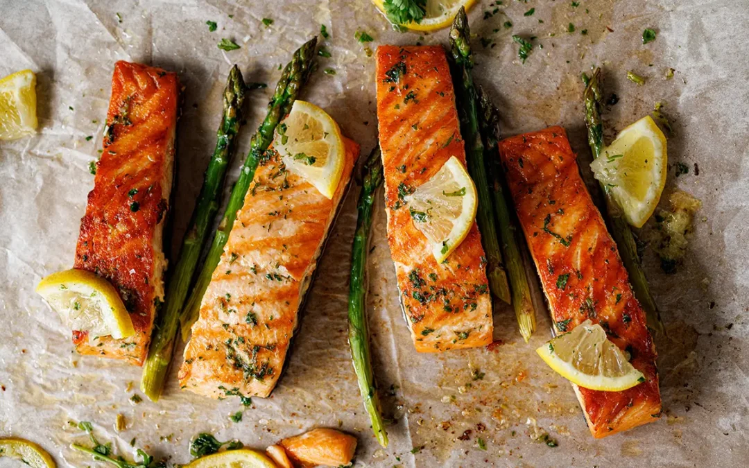 Salmon en Papillote with Asparagus